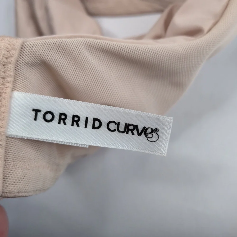 Torrid 44C Beige Full Coverage T-Shirt Bra Lightly‎ Padded Underwire Smooth Back - Picture 5 of 6